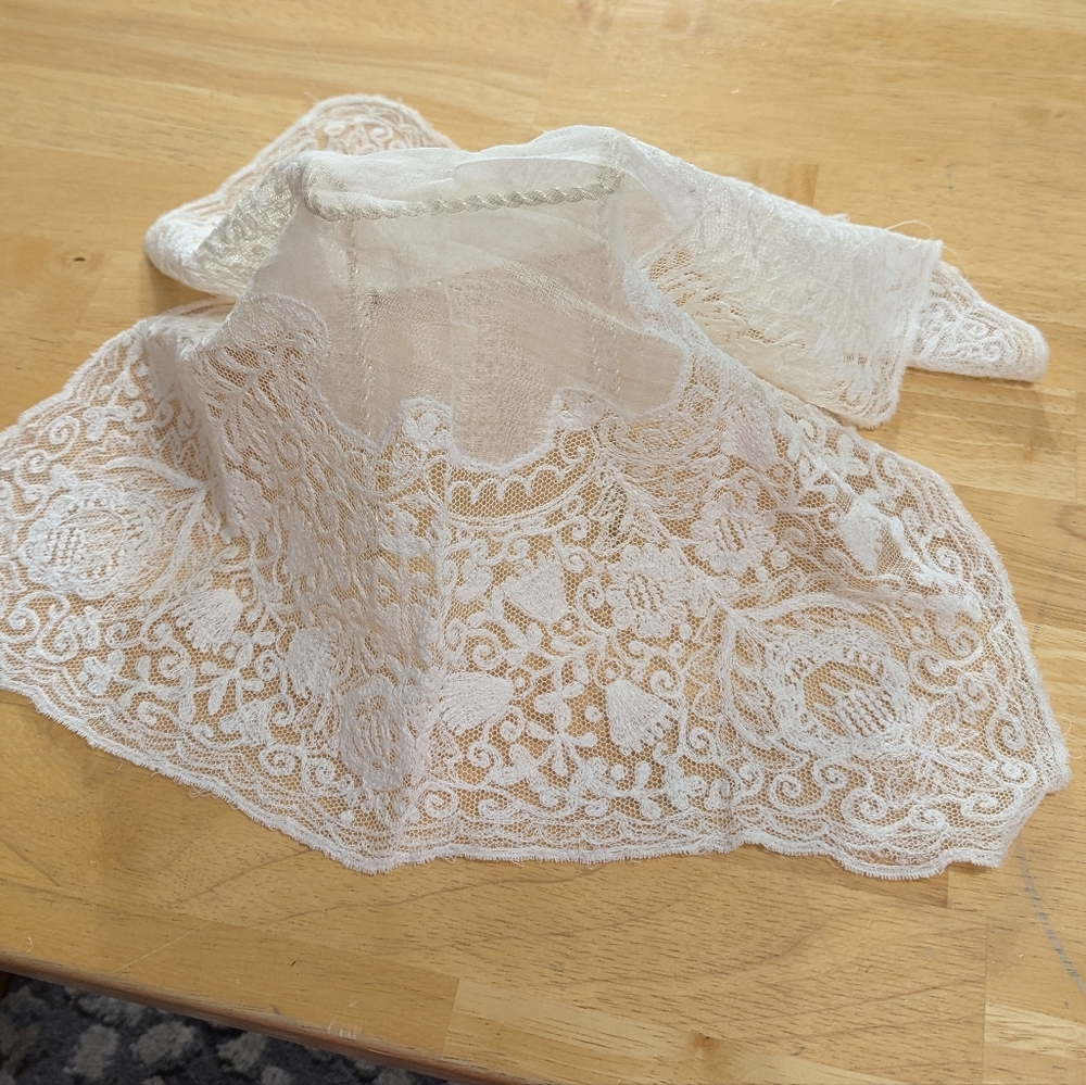 Elegant Lace Fabric Handkerchief. 14 Inch Square. Lightweight. Vintage. Ivory.
